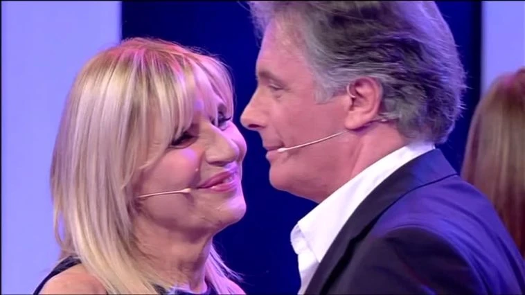 Maurizio Costanzo Show, Gemma Galgani: ritorno di fiamma con l'ex, scatta il bacio
