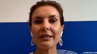 L'Aria che tira, Alessandra Moretti si trova davanti Massimo Giletti? Battutaccia di Myrta Merlino, gelo in studio