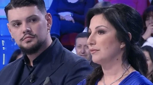 Affari Tuoi, bufera su Margherita: "Troppo avidi", il pacco e la scelta sciagurata