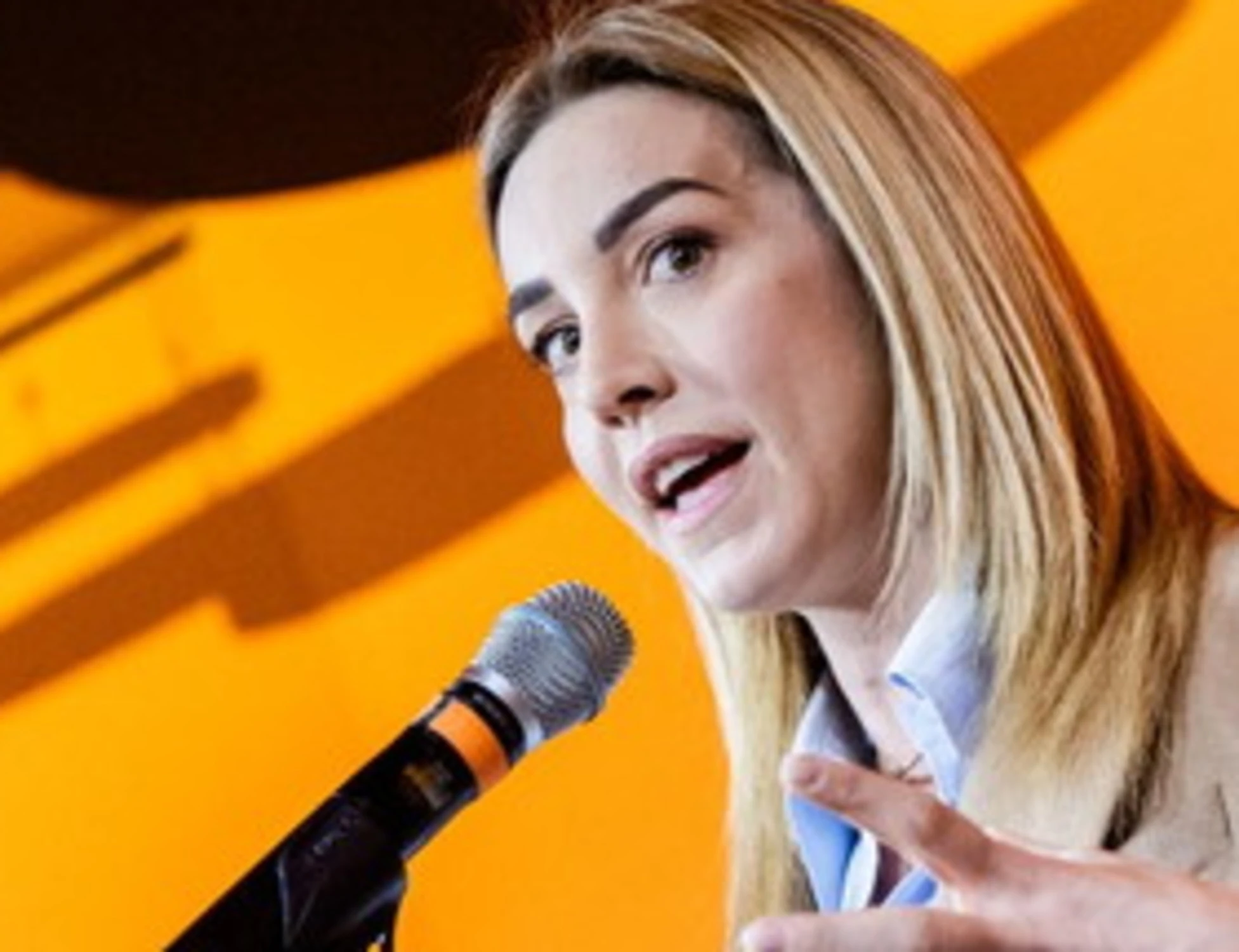 Silvia Salis, la rete: chi muove i fili per farne una leader