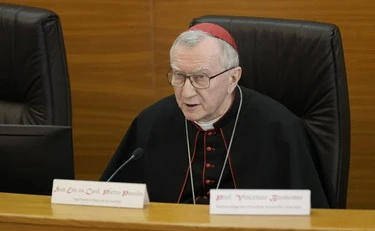Conclave, la mossa dei vescovi comunisti contro Parolin