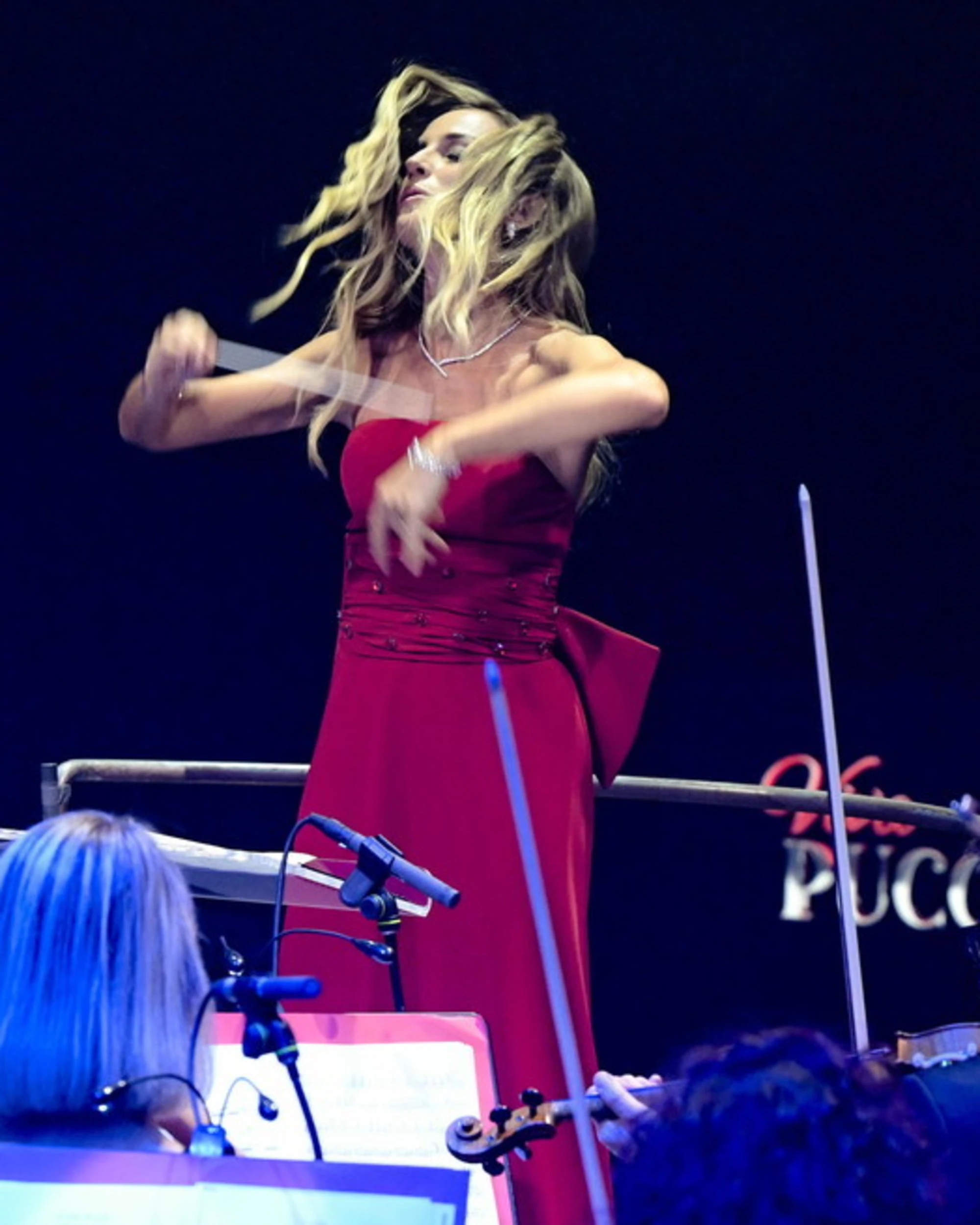 Beatrice Venezi, i sindacati vogliono anche un'altra testa: situazione fuori controllo