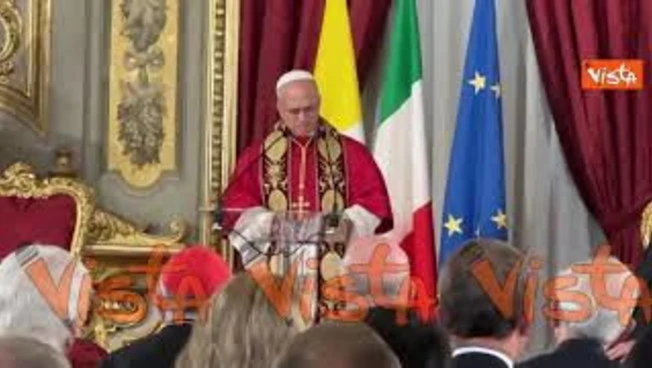 Papa Leone: Non ci facciamo affascinare da modelli fluidi e massificanti