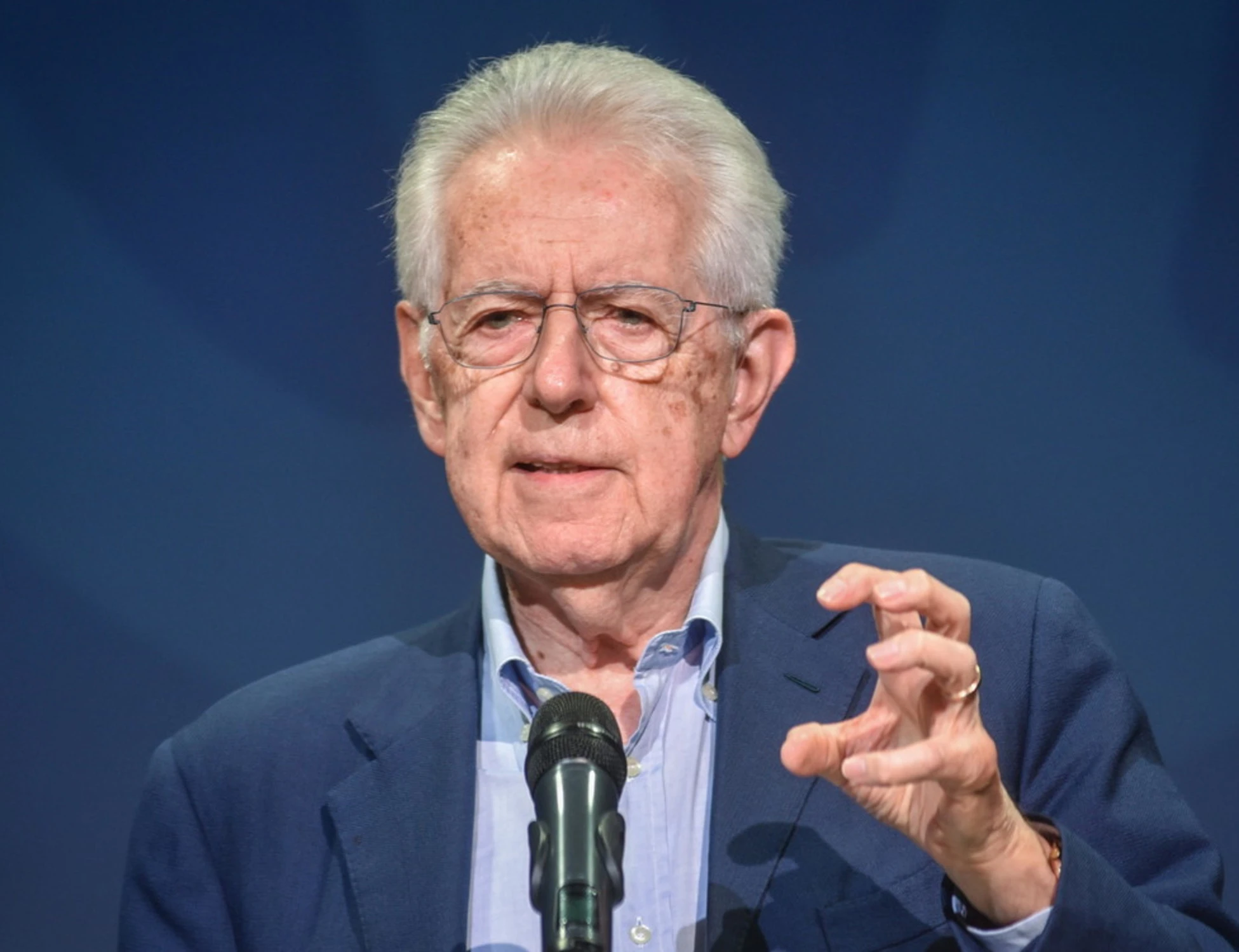 Giorgia Meloni, la rosicata di Mario Monti: "Il record? L'altra faccia della medaglia..."