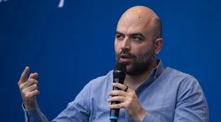 Cutro, Saviano-choc: "I morti conseguenza delle parole di Meloni e Salvini"