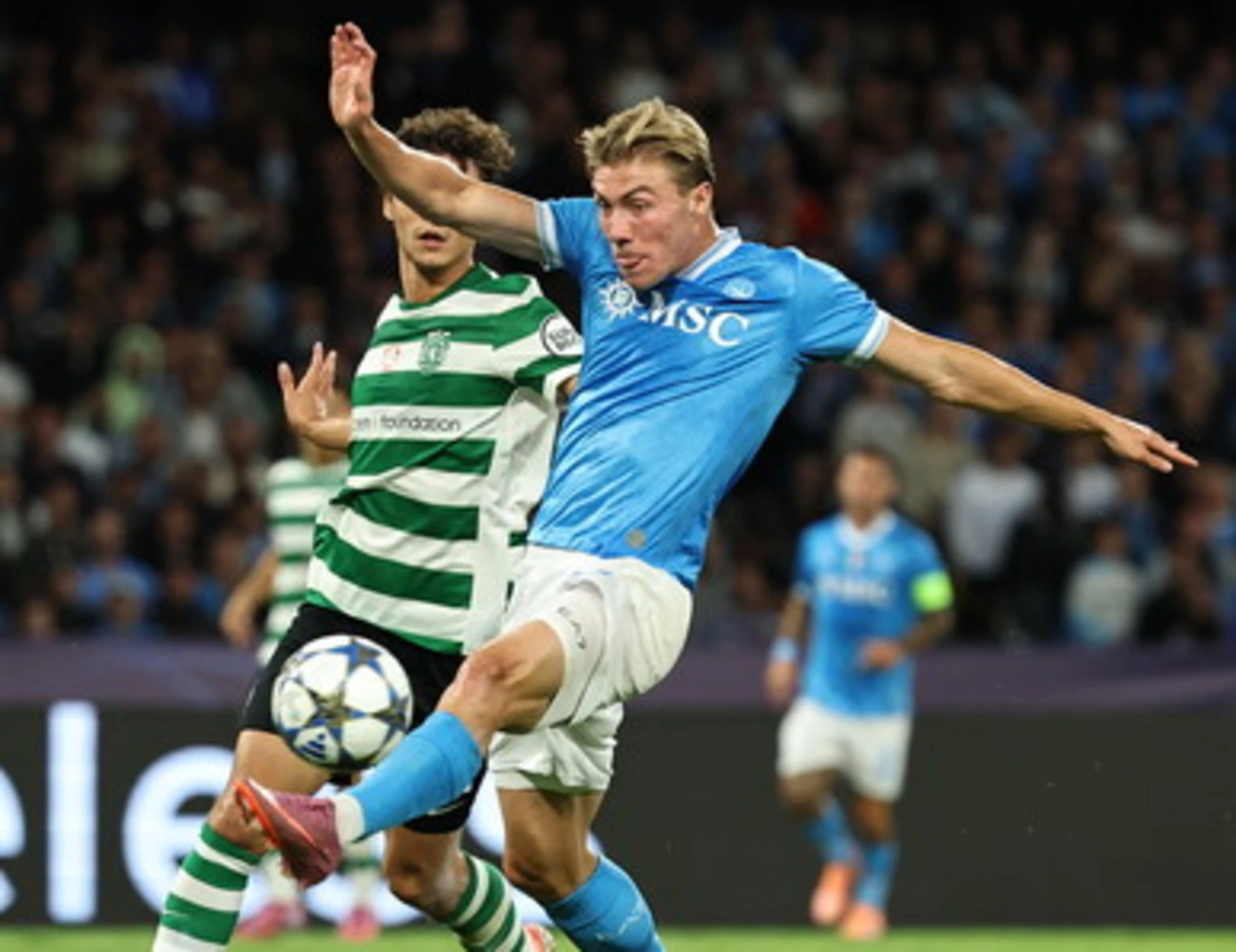 Champions, il Napoli batte lo Sporting col brivido: De Bruyne crea e Hojlund segna