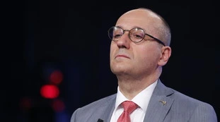 Alberto Bagnai mette alle strette Giuseppe Conte: "Rassegni le dimissioni, lei è un esperimento malriuscito"