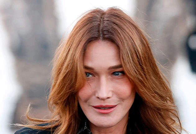 Carla Bruni, schiaffo alla miseria: quanti soldi chiede per la comparsata in Rai