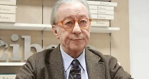 Vittorio Feltri contro il Natale: "Chi mi fa gli auguri...". Una clamorosa rivelazione, ecco cosa fa