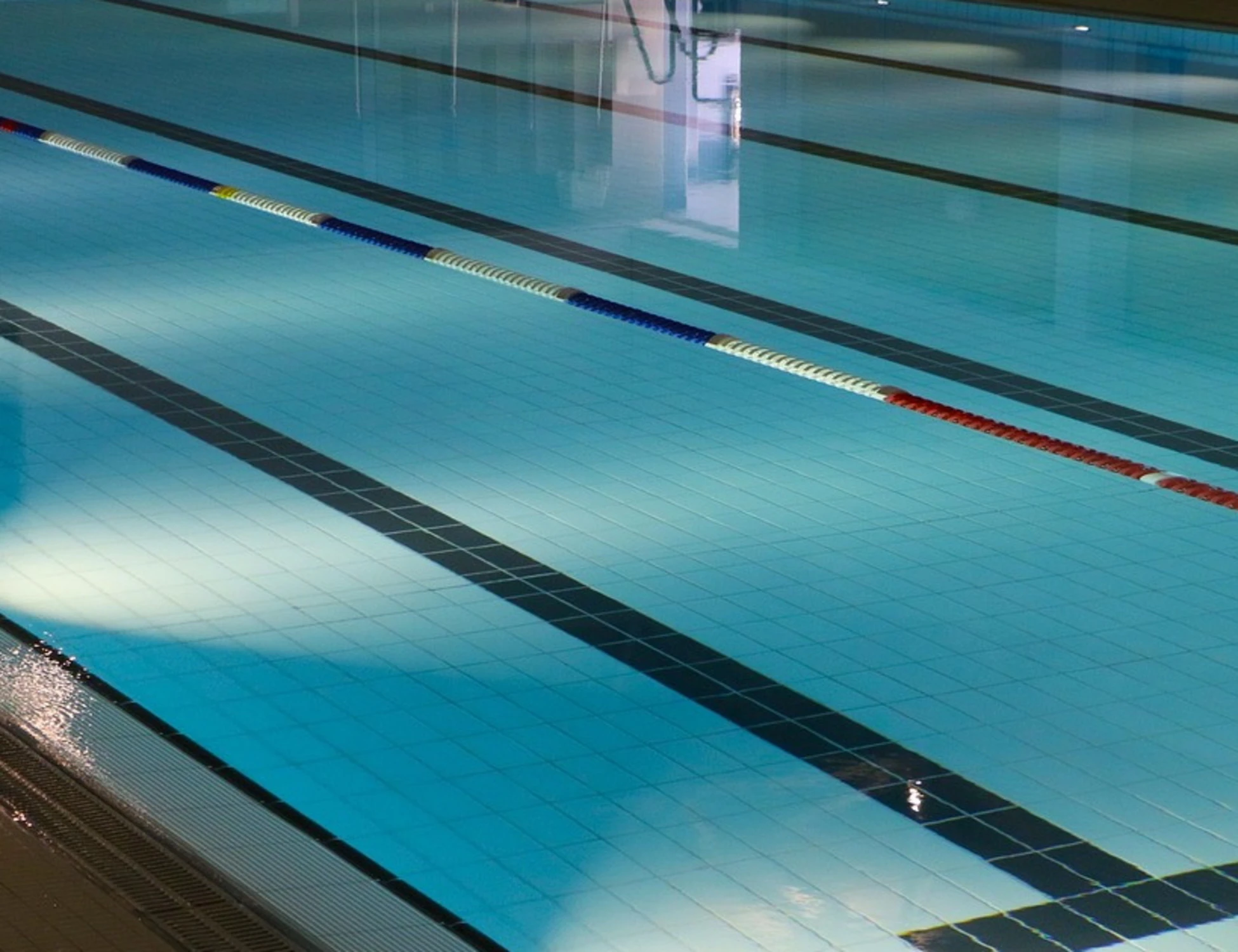 Ricoverati dopo il bagno in piscina: grave un bambino
