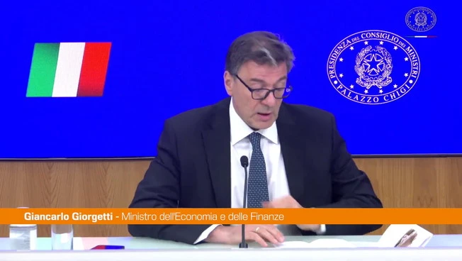 Giorgetti "Sconto solo sul gasolio di 17 centesimi fino al 6 agosto"