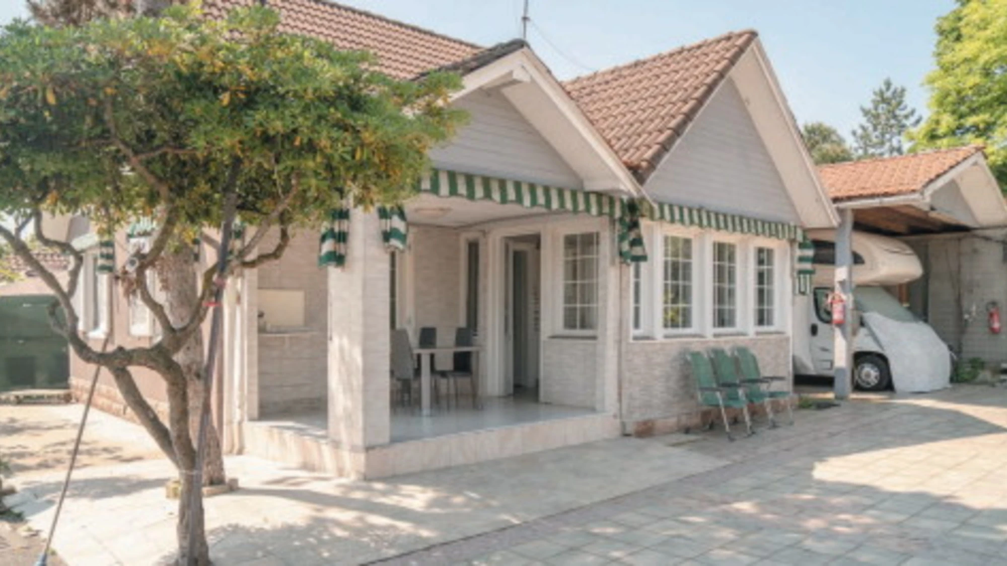 Milano, il Pd premia i rom: casa a 1.500 euro a testa