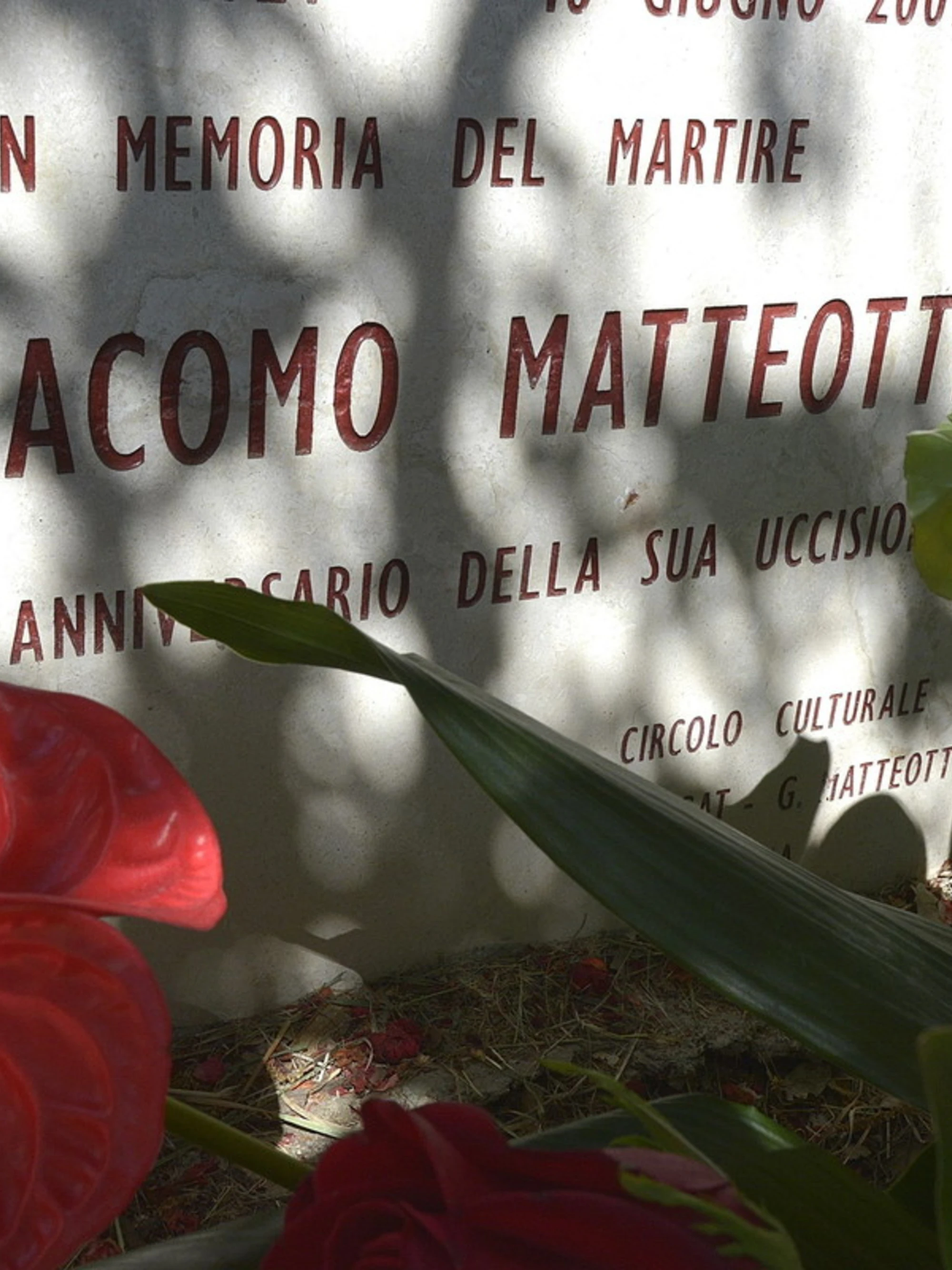 Roma, danneggiata la lapide del monumento di Giacomo Matteotti