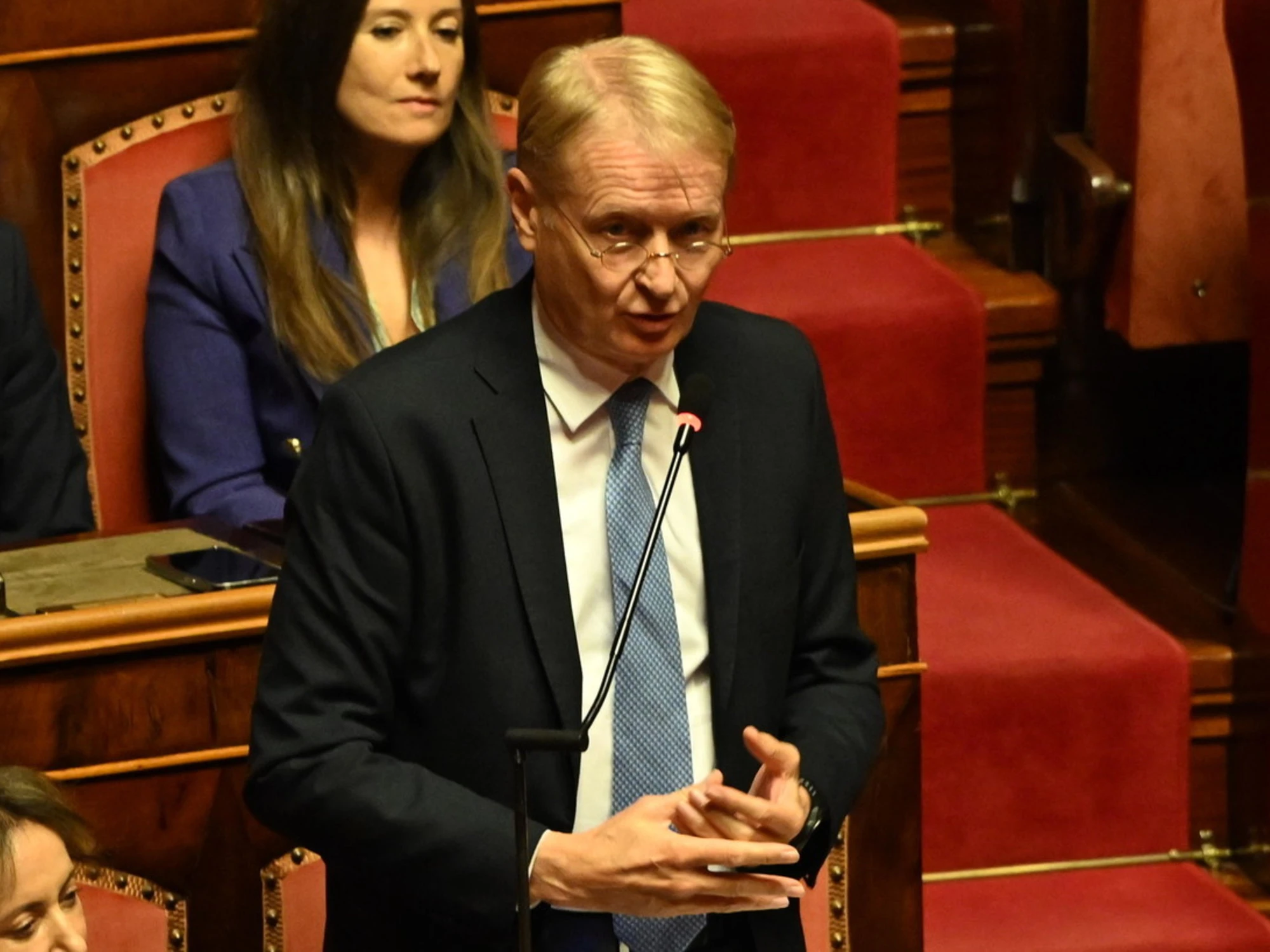 Fdi inchioda i compagni su Kirk: caos al Senato
