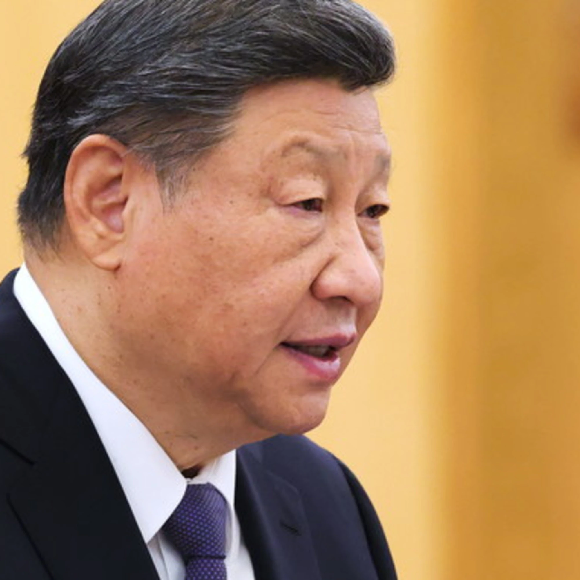 Cina sempre più vicina a Russia e Cuba, intanto fa shopping di scarpe e... oro