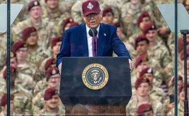 Donald Trump: "Sarah Beckstrom è morta. Fuori dagli Usa tutti i rifugiati afghani"