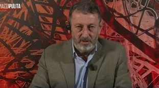 PiazzaPulita, Michele Serra in crisi di nervi: "Meloni e Salvini con il colbacco"