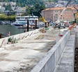 Como, il muro non cade
