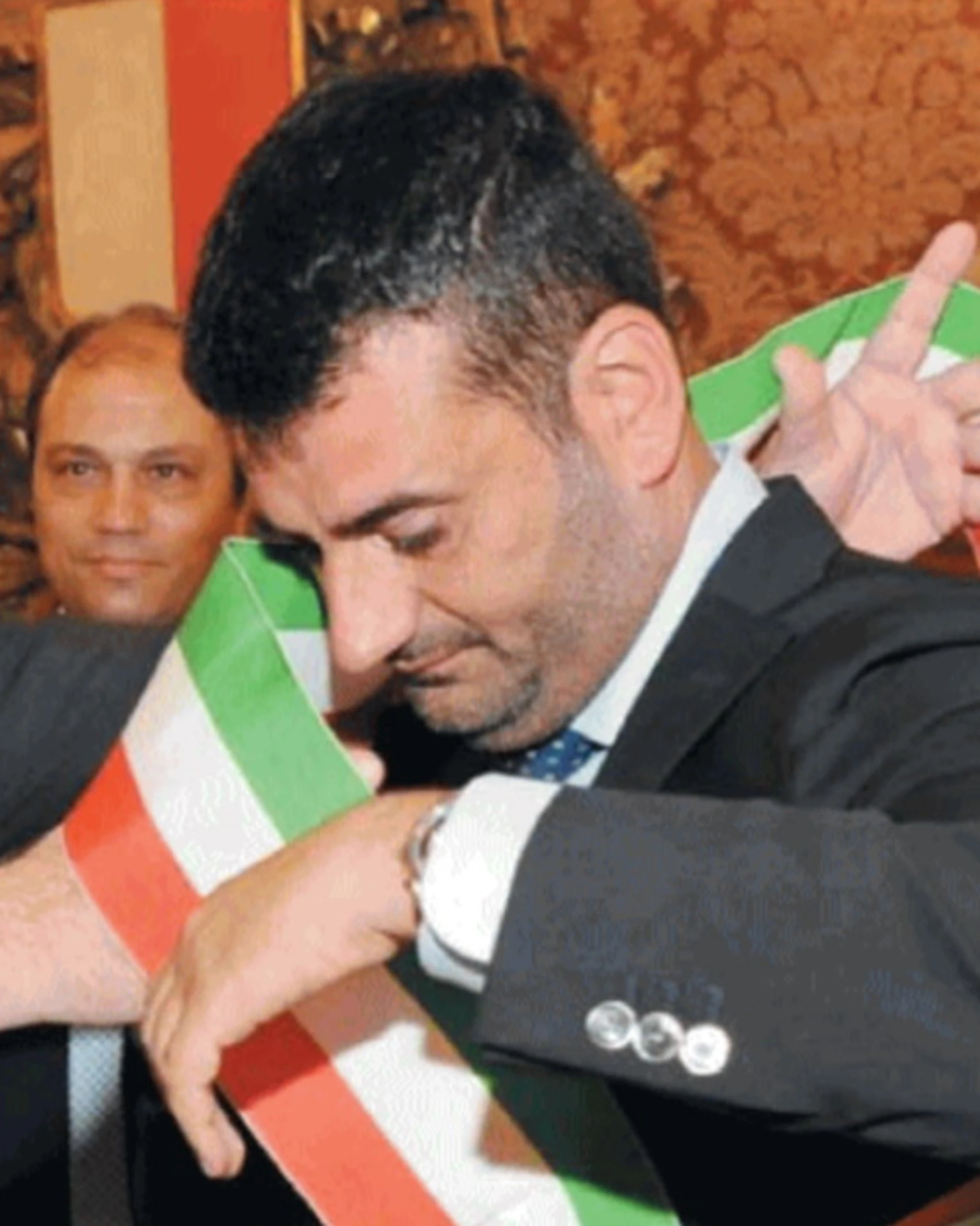 Pd, la guerra con Emiliano: Decaro verso il ritiro, a chi pensano al suo posto