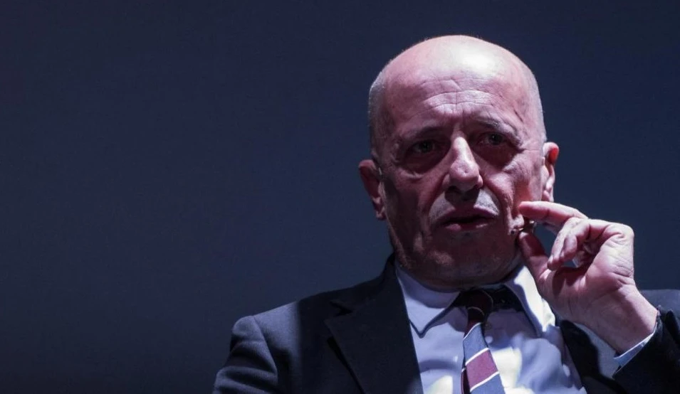 Alessandro Sallusti scatenato contro il M5s: "Boschi e Mentana, due ragioni per votare sì su Rousseau"
