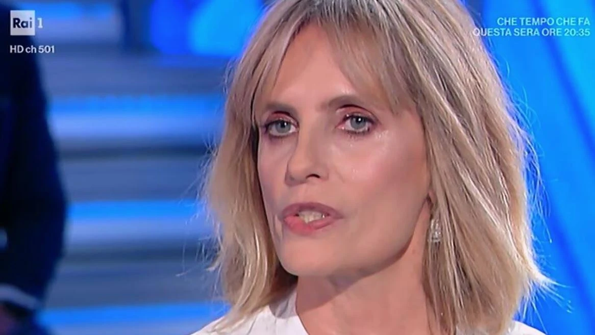 Domenica In, Isabella Ferrari e il terrificante problema di salute: "Speravo di non morire. Quella mattina le gambe..."