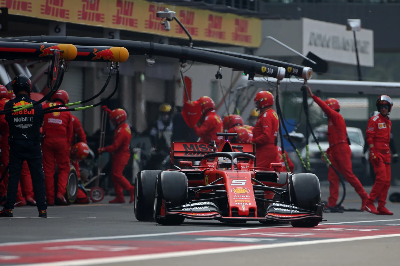 La Ferrari studia come battere l'allergia alle curve: è già più veloce dell'anno scorso su alcune piste