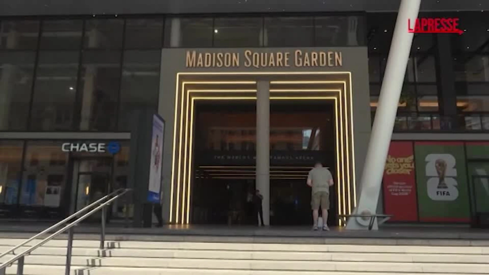 Matrimonio Taylor Swift, fan in attesa davanti al Madison Square Garden