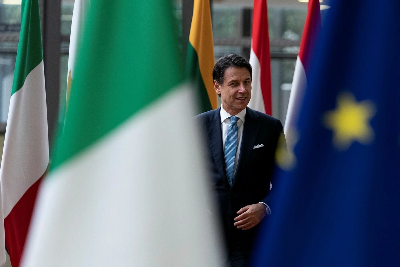 Giuseppe Conte vuole governare da solo: "Niente più triumvirato. Le decisioni saranno solo le sue"
