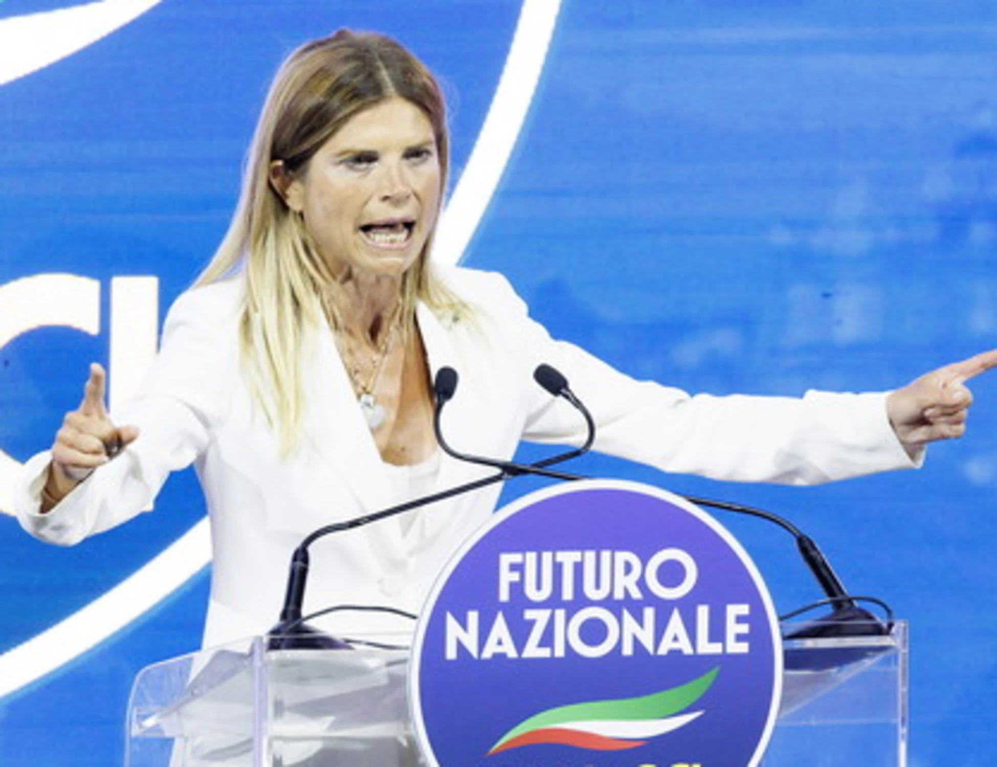 Laura Ravetto da Vannacci, con cosa si presenta sul palco