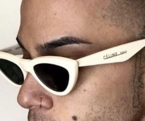 Sfera Ebbasta, la foto-provocazione della vergogna: cosa si è disegnato in faccia dopo la strage di Corinaldo