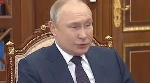 Vladimir Putin, "balbettante e con conati di vomito": la prova della malattia sulla tv di stato russa