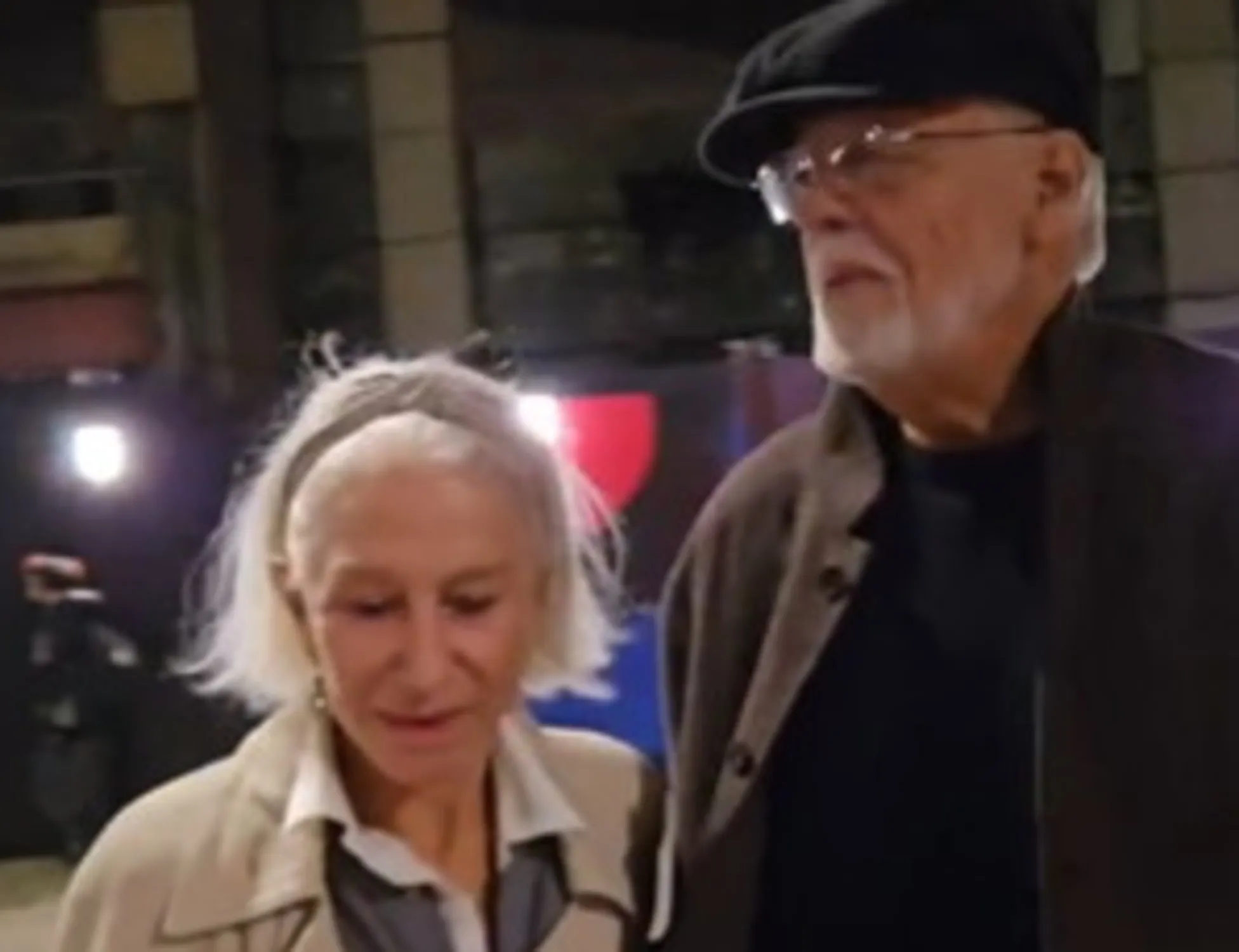 Leggi l'articolo: Helen Mirren, assalita in strada: "Sei una p***a sionista"