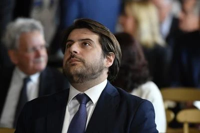 Buffagni: "Tante volte con Renzi il vaffa è istintivo"