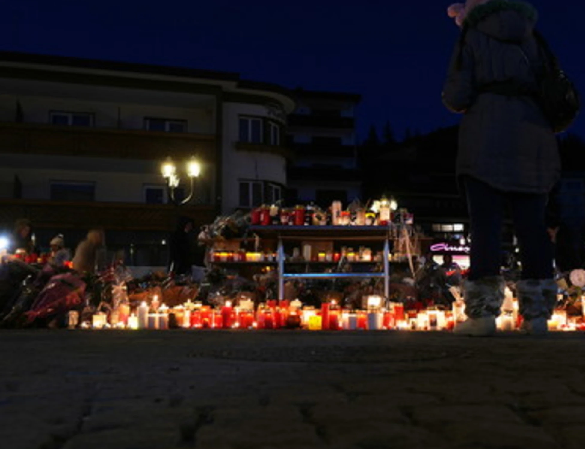 Crans-Montana, le prime chiamate ai soccorsi: "Venite, c'è un'emergenza"