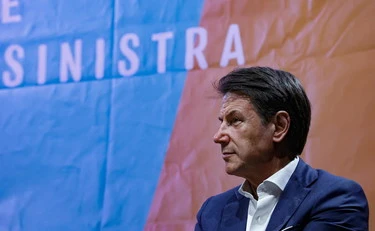 Giuseppe Conte, gli esplode il M5s in mano: "No al Pd", chi va via
