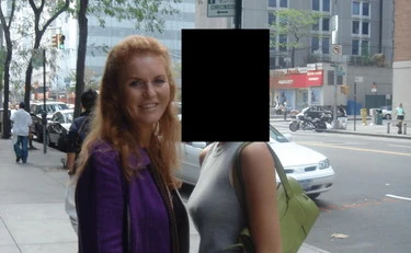 Sarah Ferguson, ecco dov'è scappata per sfuggire ad Andrea, Epstein e scandali sessuali