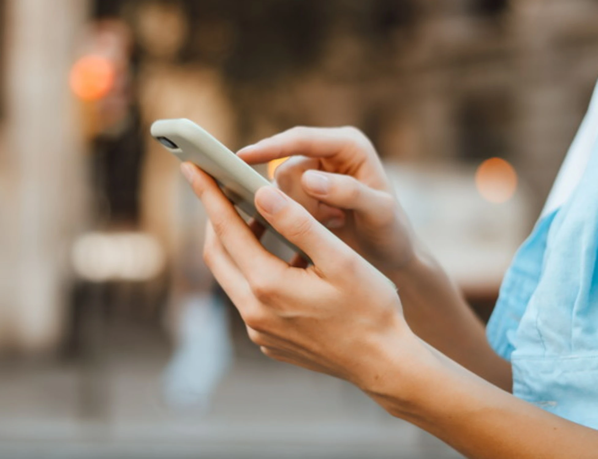 Truffa di Natale, l'sms-vampiro: come ti svuotano il conto