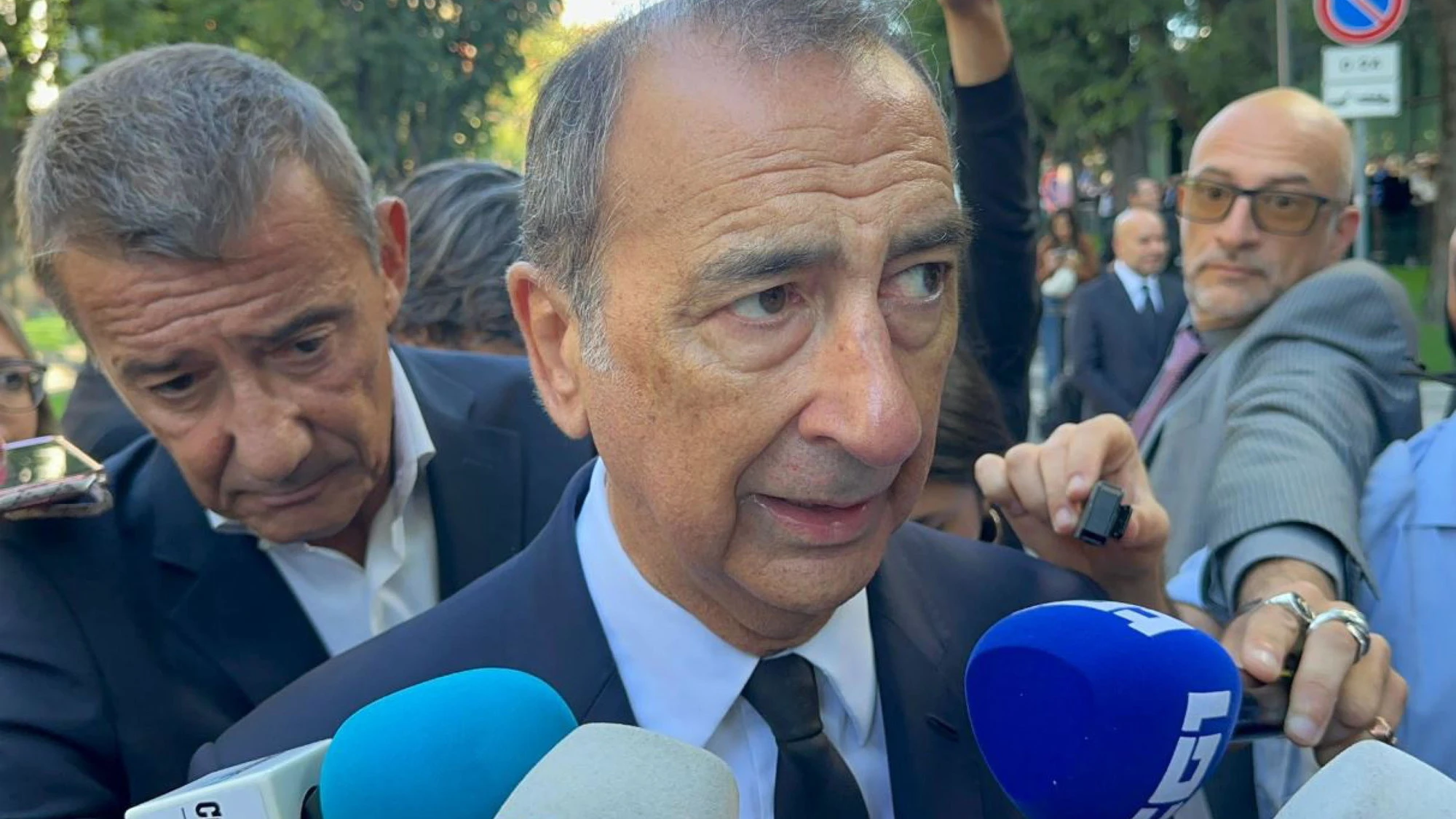 Milano, spunta un nome al giorno: così si fa un favore al Pd
