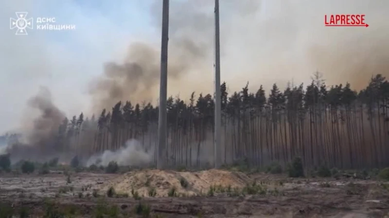 Ucraina, incendio a Chernobyl, spenti 130 ettari di bosco nella zona di esclusione