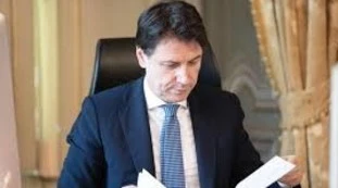 Conte tra le carte