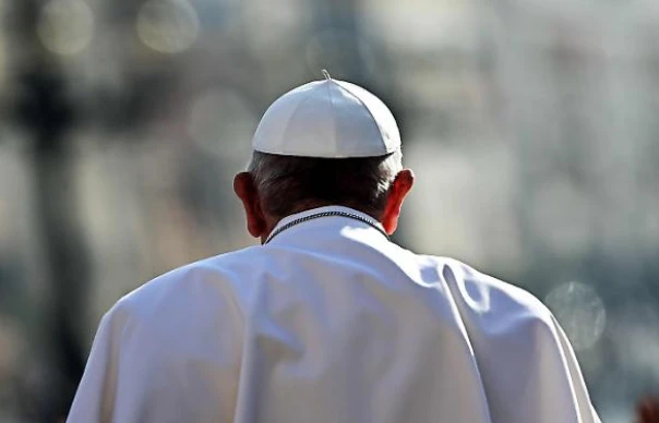Papa Francesco, scandalo in Vaticano: milioni di euro per i poveri investiti in una piattaforma petrolifera