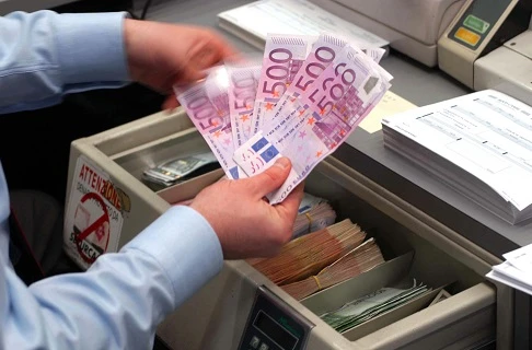 Cinquemila italiani fregati dalle banche: chi rischia di non vedere più i suoi soldi
