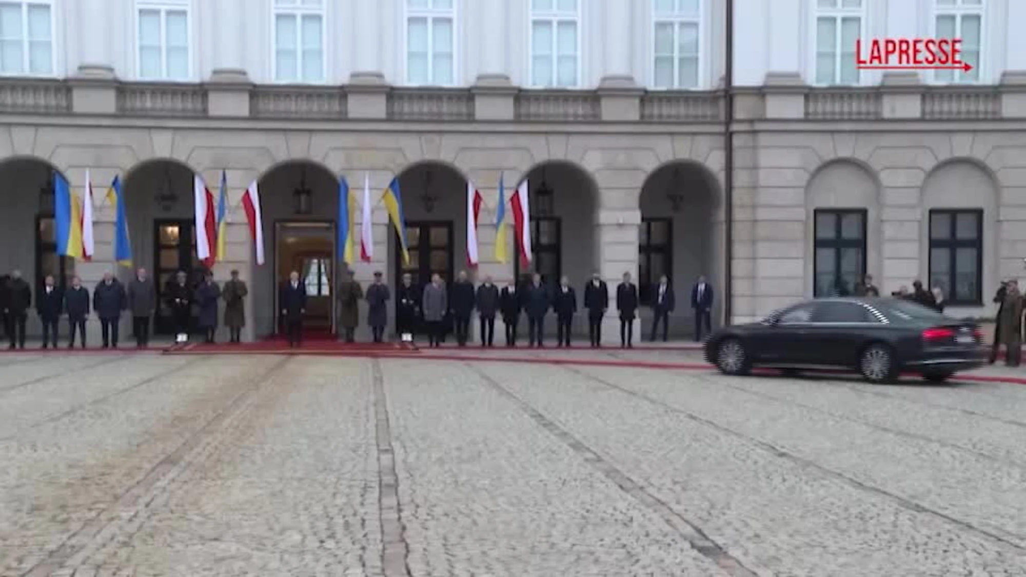 Zelensky a Varsavia, incontro con il presidente polacco su sicurezza e pace in Ucraina