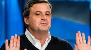 Carlo Calenda, "campagna elettorale finanziata da un renziano": l'indiscrezione del "Tempo"