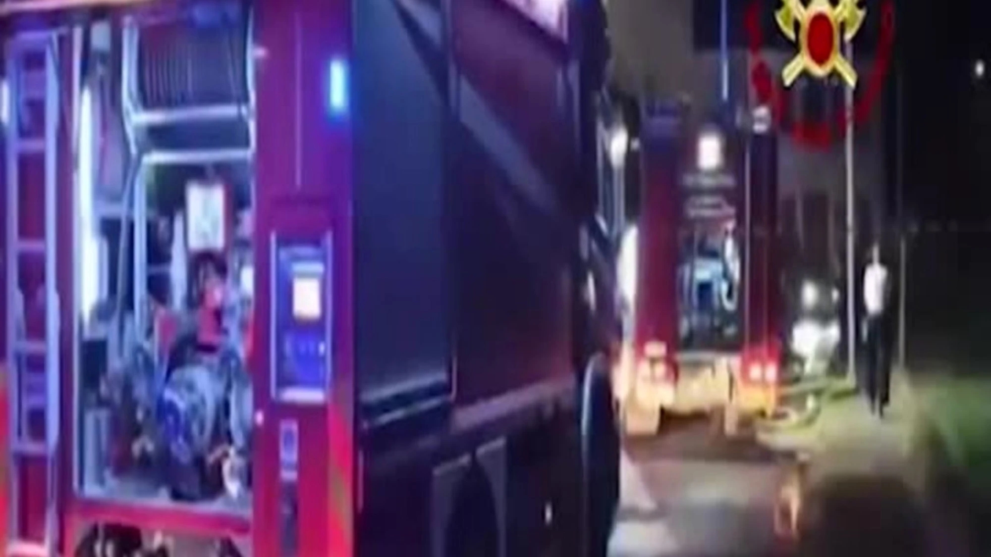 Forlì, incendio in appartamento: vigili del fuoco salvano 3 persone