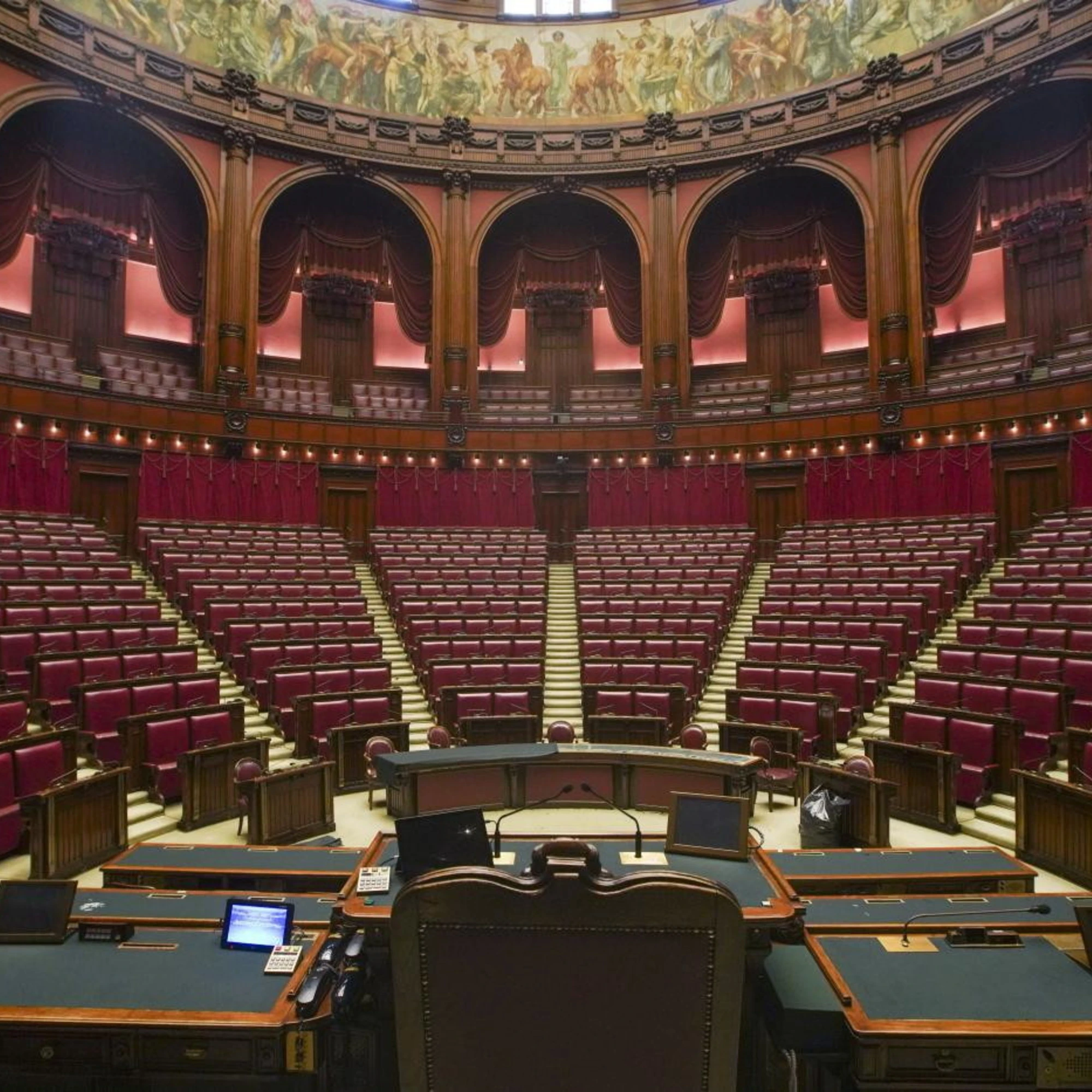 Le priorità del governo siano fisco e burocrazia, non la legge elettorale