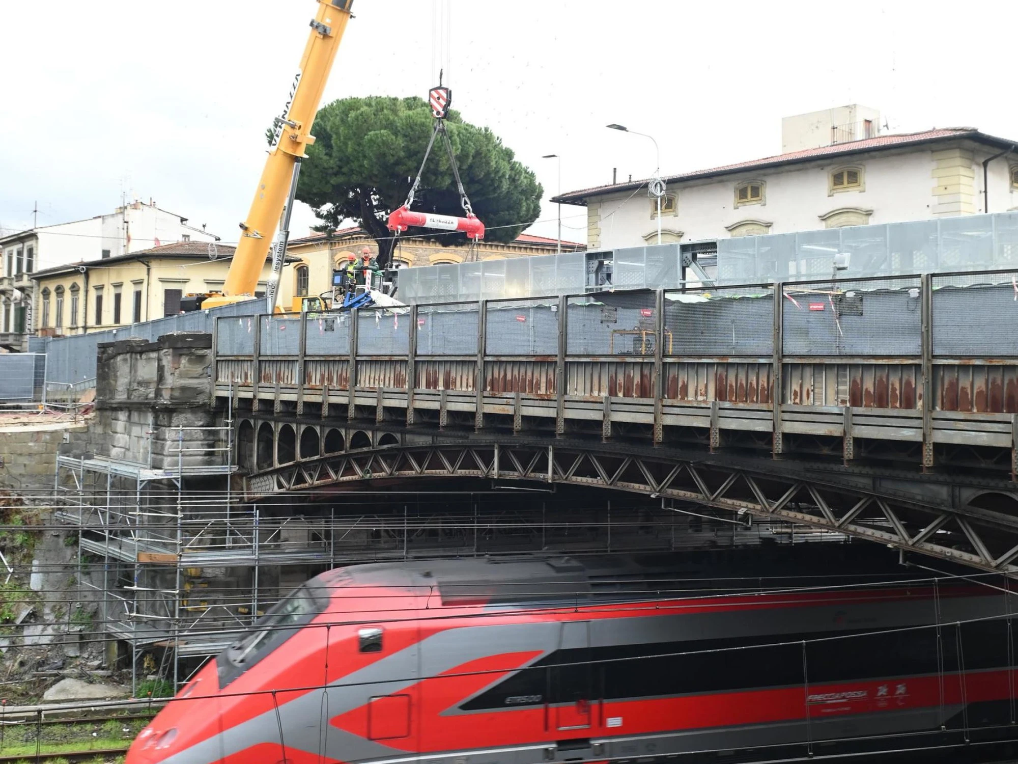 Sabotaggio sull'alta velocità, l'ira di Salvini: "Nessuno minimizzi"