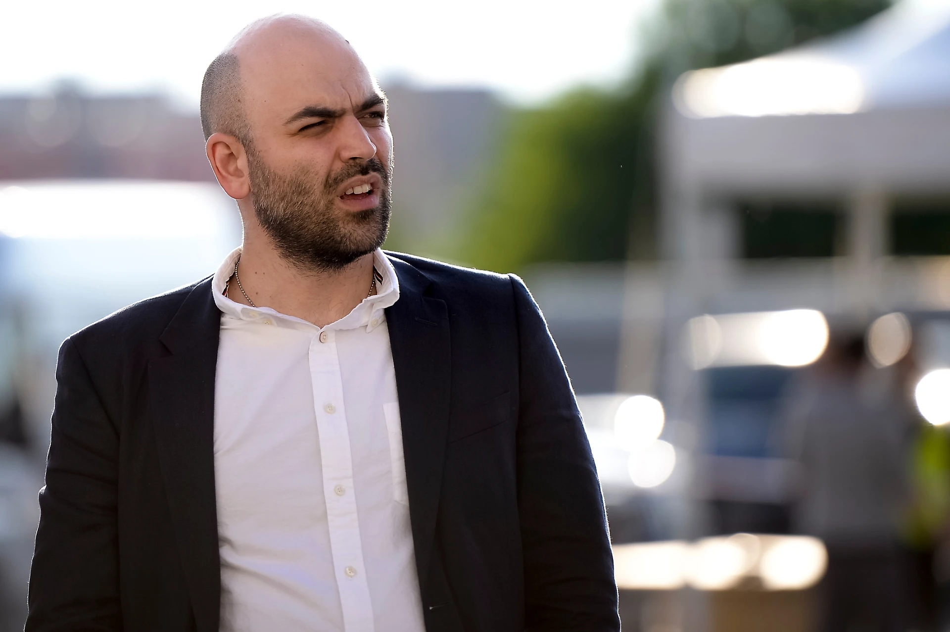 Roberto Saviano, la colata di fango contro Gennaro Sangiuliano: il direttore del Tg2 annuncia querela