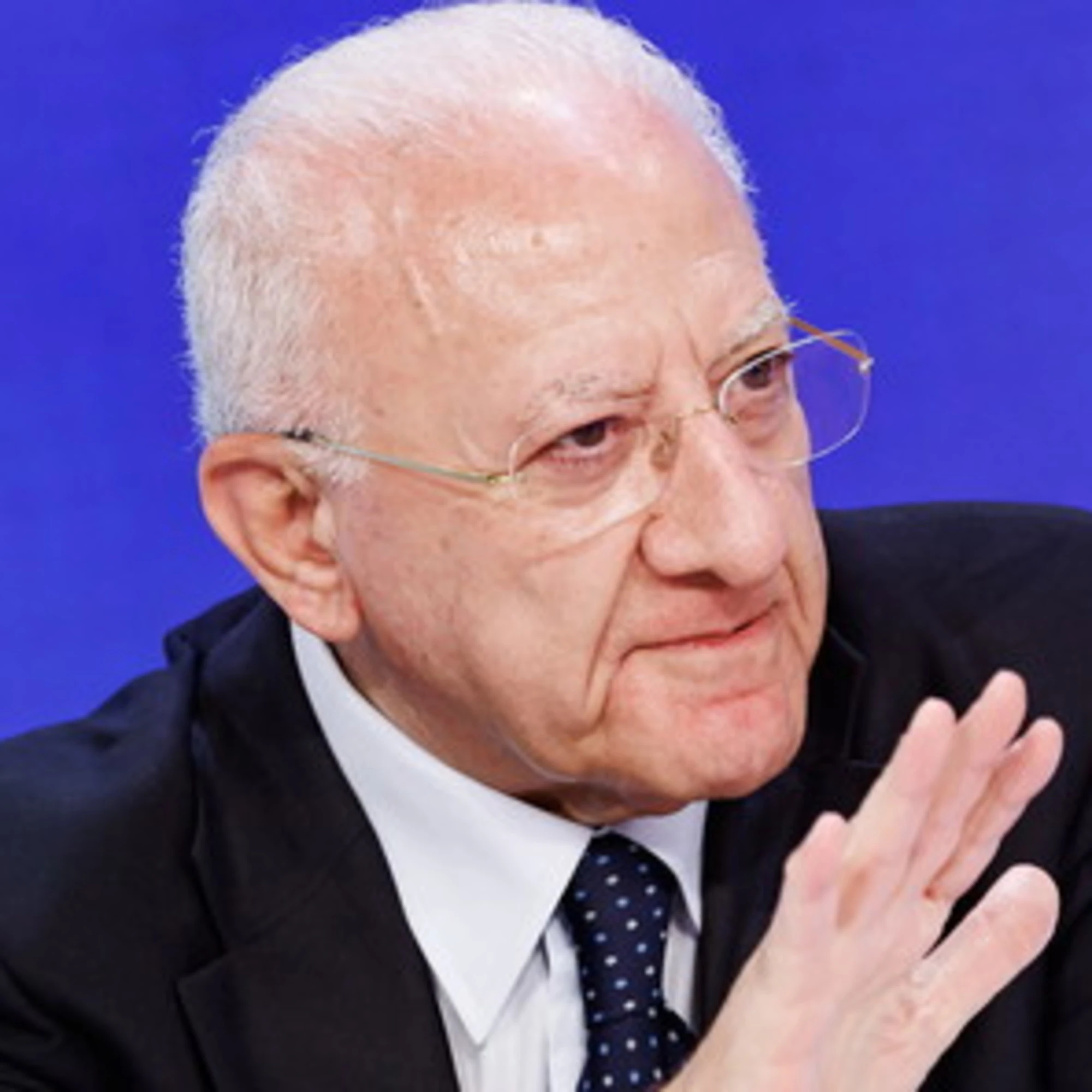 De Luca: Bonelli portasfiga. E a sinistra parte lo scontro