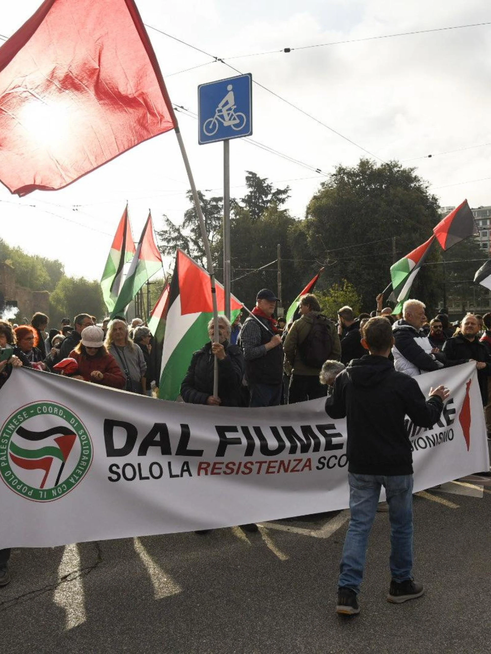 "Assassini": ecco l'urlo "sobrio" per il 25 aprile, alta tensione